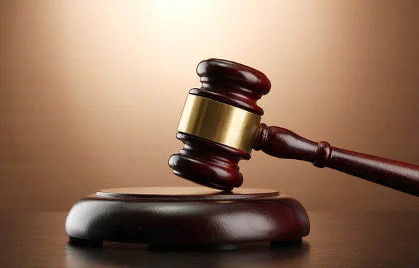 sprzedaż mieszkania z komornikiem