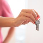 sprzedaż zadłużonego mieszkania przed licytacją komorniczą