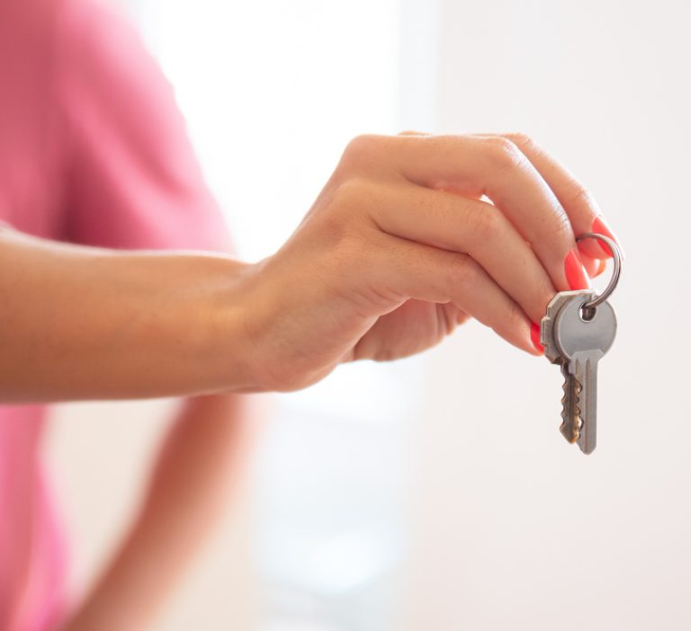 sprzedaż zadłużonego mieszkania przed licytacją komorniczą